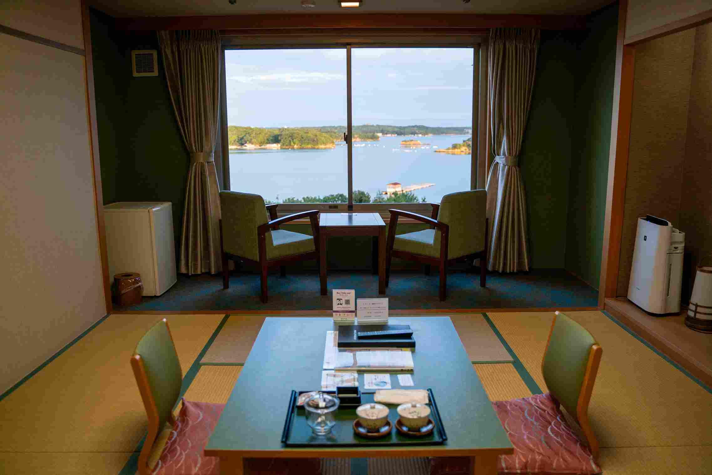 A stunning waterfront view from each hotel room at the hotel