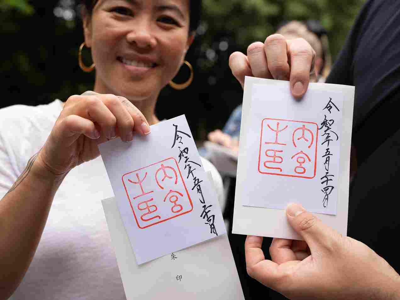 KonMari Consultants enjoying Japanese "omikuji" to see their luck!